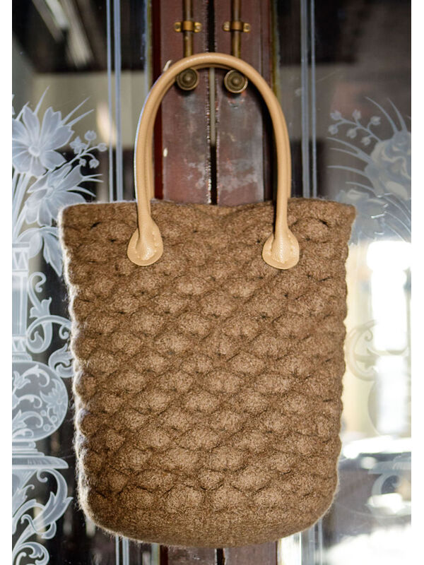 Lana Grossa TASCHE MIT FESTEN MASCHEN UND MUSCHELMUSTER Feltro