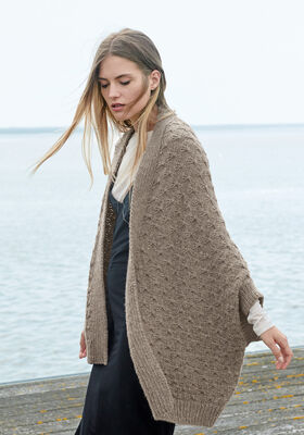 CAPE-JACKE IM SCHMETTERLINGSMUSTER Alta Moda Alpaca von Lana Grossa
