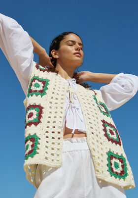WESTE MIT QUADRATISCHEN MOTIVEN UND LOCHMUSTER Soft Cotton von Lana Grossa