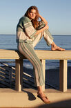 Lana Grossa HOSE IN STÄBCHEN MIT GRAFISCHEM MUSTER IN FILETHÄKELEI Summer Cashmere