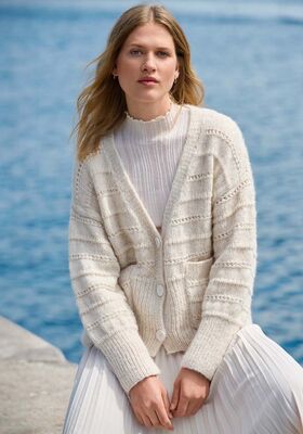 CARDIGAN MIT LOCHMUSTERSTREIFEN Natural Alpaca Pelo von Lana Grossa