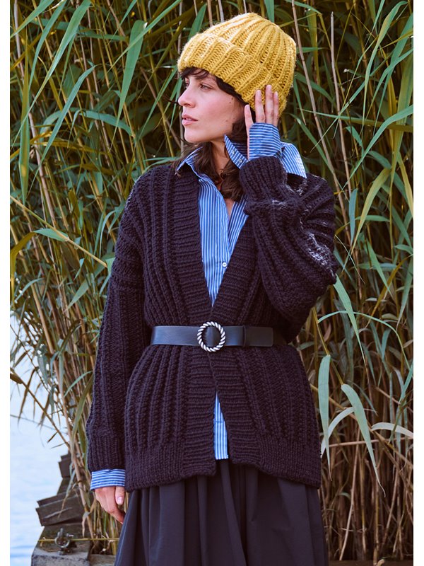 SCHWARZER CARDIGAN Brigitte No. 5 von Lana Grossa