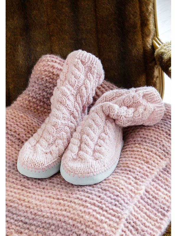 HAUSSCHUHE MIT ZOPFMUSTER Alta Moda Cashmere 16/Cashmere 16 Fine von Lana Grossa