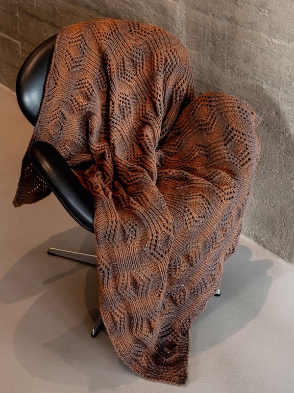 DECKE IM RIPPEN-RAUTENAJOURMUSTER Alta Moda Cashmere 16 Sfumato von Lana Grossa