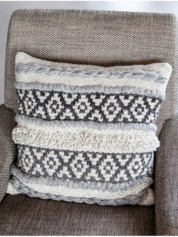 KISSENHÜLLE IM MUSTERMIX MIT STICKEREI Alta Moda Cashmere 16/Alta Moda Cashmere 16 Sfumato/Estremo von Lana Grossa