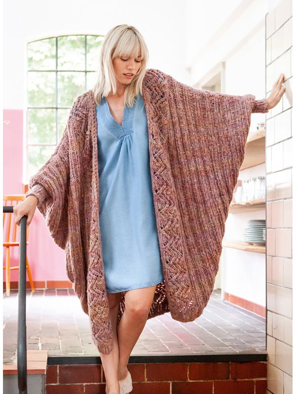 FLEDERMAUS-CARDIGAN MIT AJOURBORDÜREN Cloud Degradé von Lana Grossa