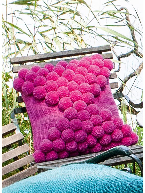 KISSENHÜLLE GLATT RECHTS MIT POMPONS Feltro von Lana Grossa