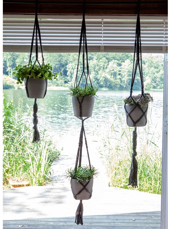 BLUMENAMPELN IN MAKRAMEE-TECHNIK Mille II von Lana Grossa