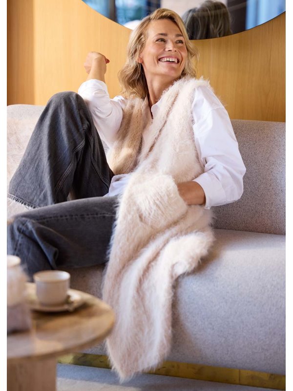 LONGWESTE MIT AUFGESETZTEN TASCHEN Basta von Lana Grossa