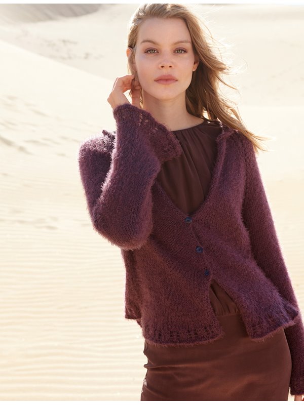 RAGLANJACKE MIT RÜSCHEN UND LOCHMUSTERBORDÜREN Estivo II von Lana Grossa