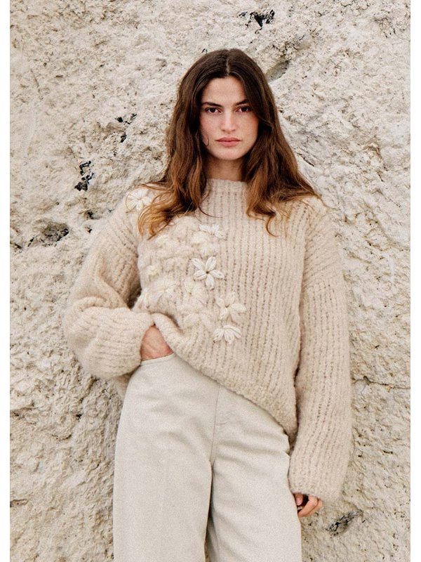 PULLOVER GLATT RECHTS MIT BLÜTEN-STICKEREI Royal Alpaca & Twinny von Lana Grossa