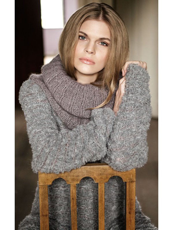 ROLLKRAGEN IN RIPPEN Silkhair von Lana Grossa