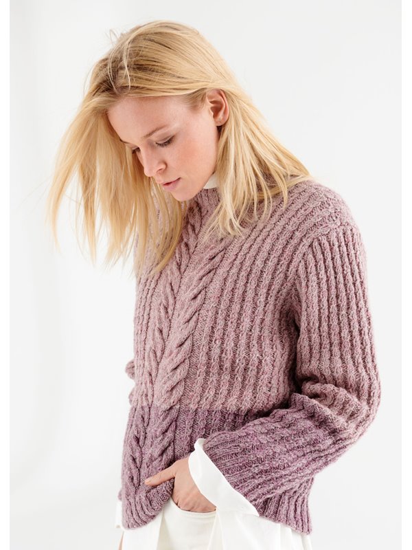 PULLI IM ZOPFMUSTER MIT BREITEM MITTELZOPF IM VORDERTEIL Smokey von Lana Grossa