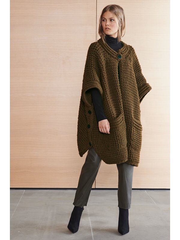 OVERSIZED PONCHO Soffilo von Lana Grossa