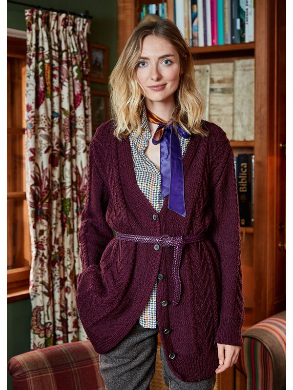 CARDIGAN IM ZOPF-ARANMUSTER Landlust Merino 180 von Lana Grossa
