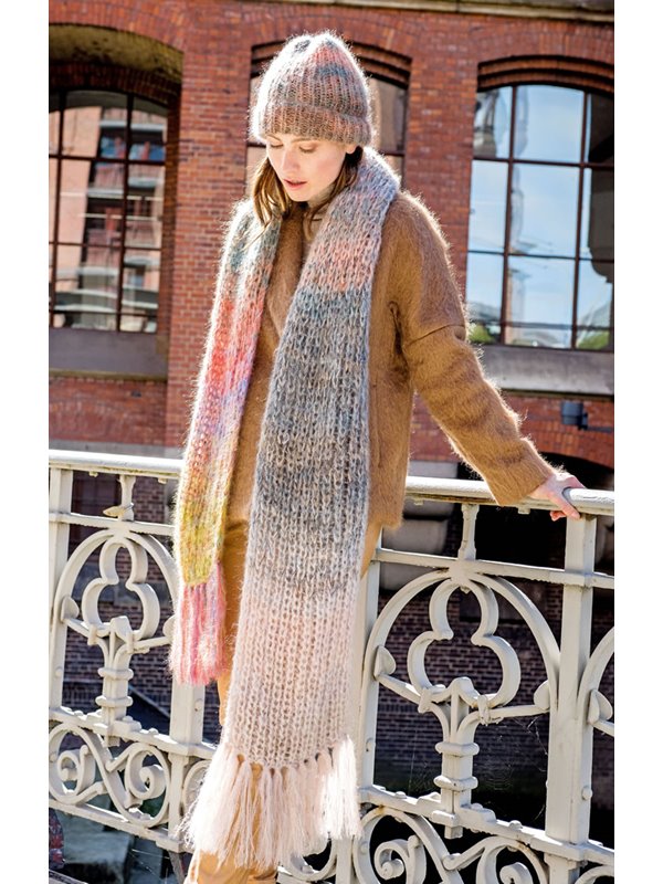 SCHAL IM RIPPENMUSTER Silkhair Print von Lana Grossa