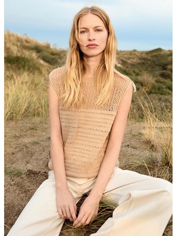 TOP IM STRUKTUR- UND LOCHMUSTER Cotton Wool von Lana Grossa