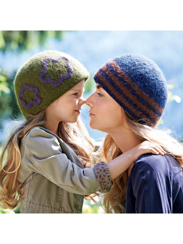 MÜTZE MIT BLÜTE Feltro von Lana Grossa