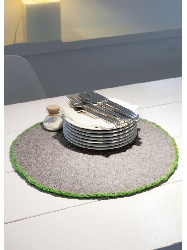 TISCHSET MIT HÄKELRAND Feltro/Cotone von Lana Grossa